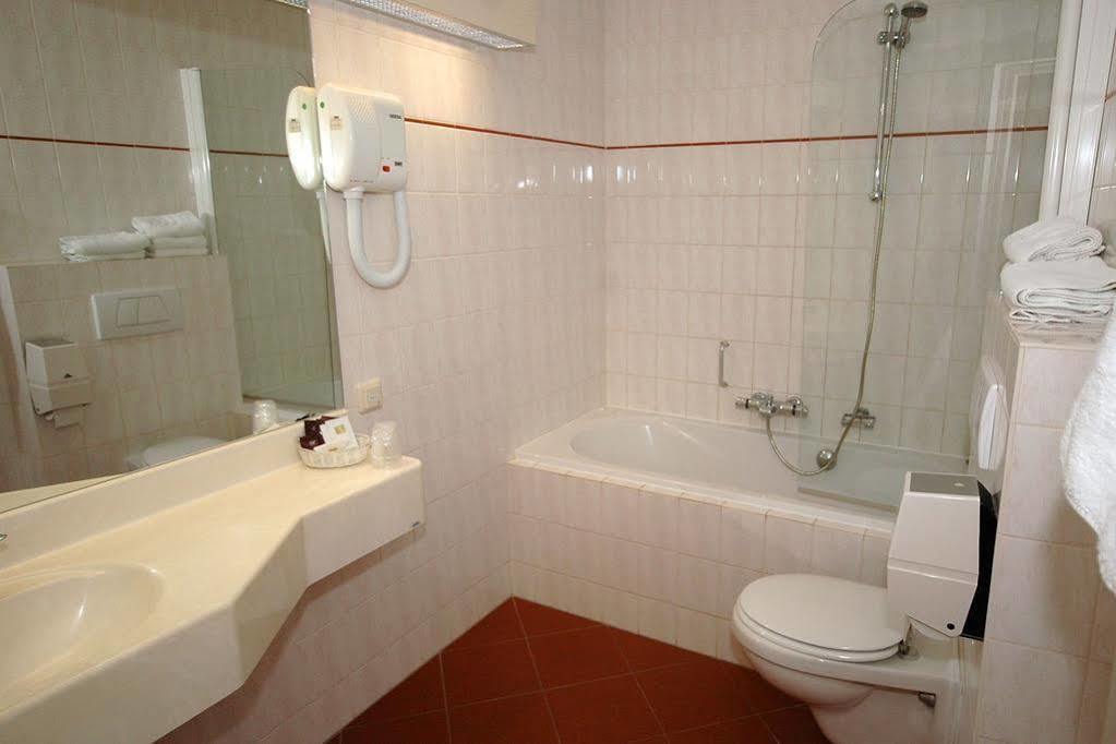 Hotel Flora Hillegom Extérieur photo